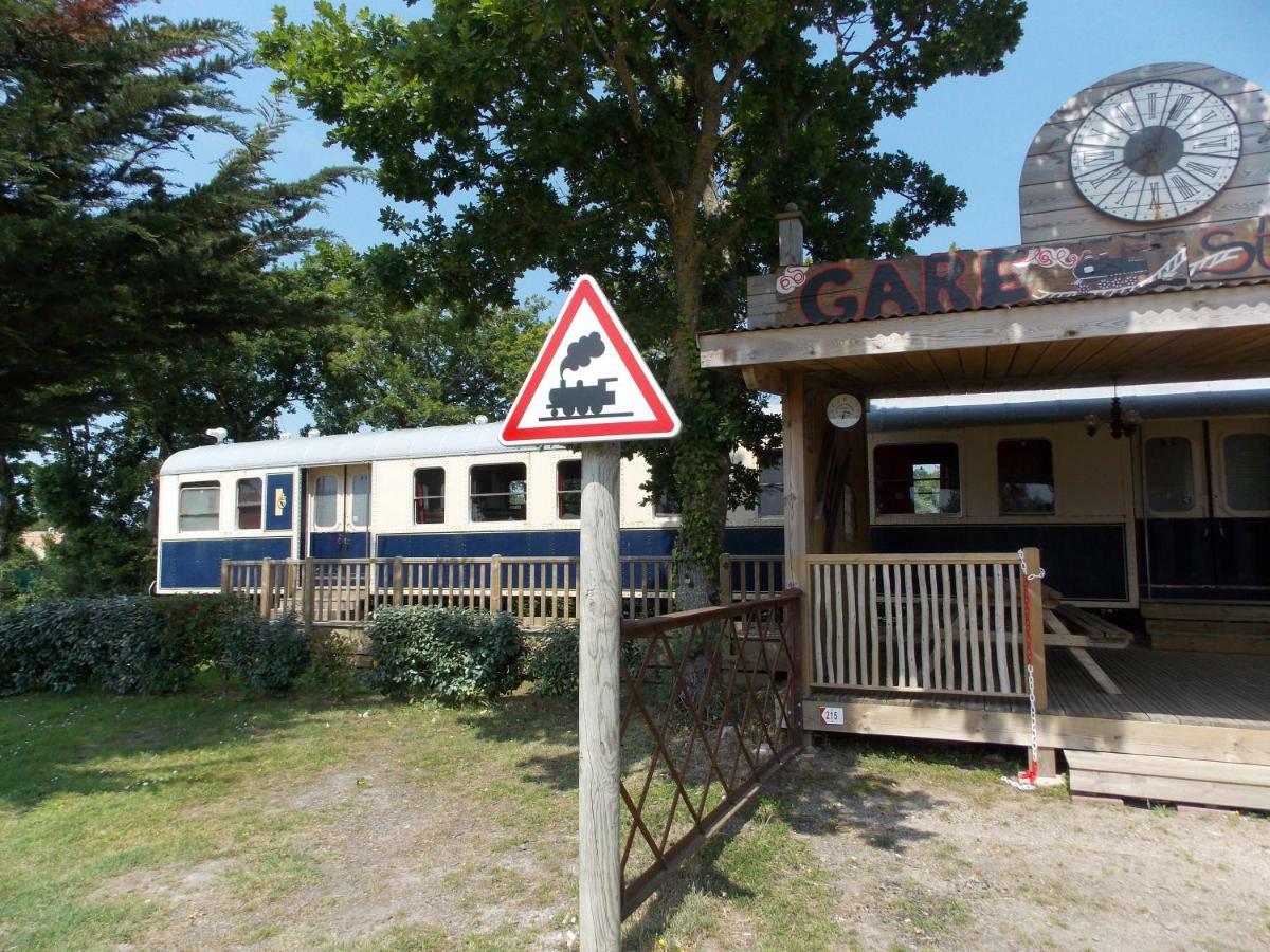 Camping Insolite Le Haut Village サン・ミシェル・シェフ・シェフ エクステリア 写真